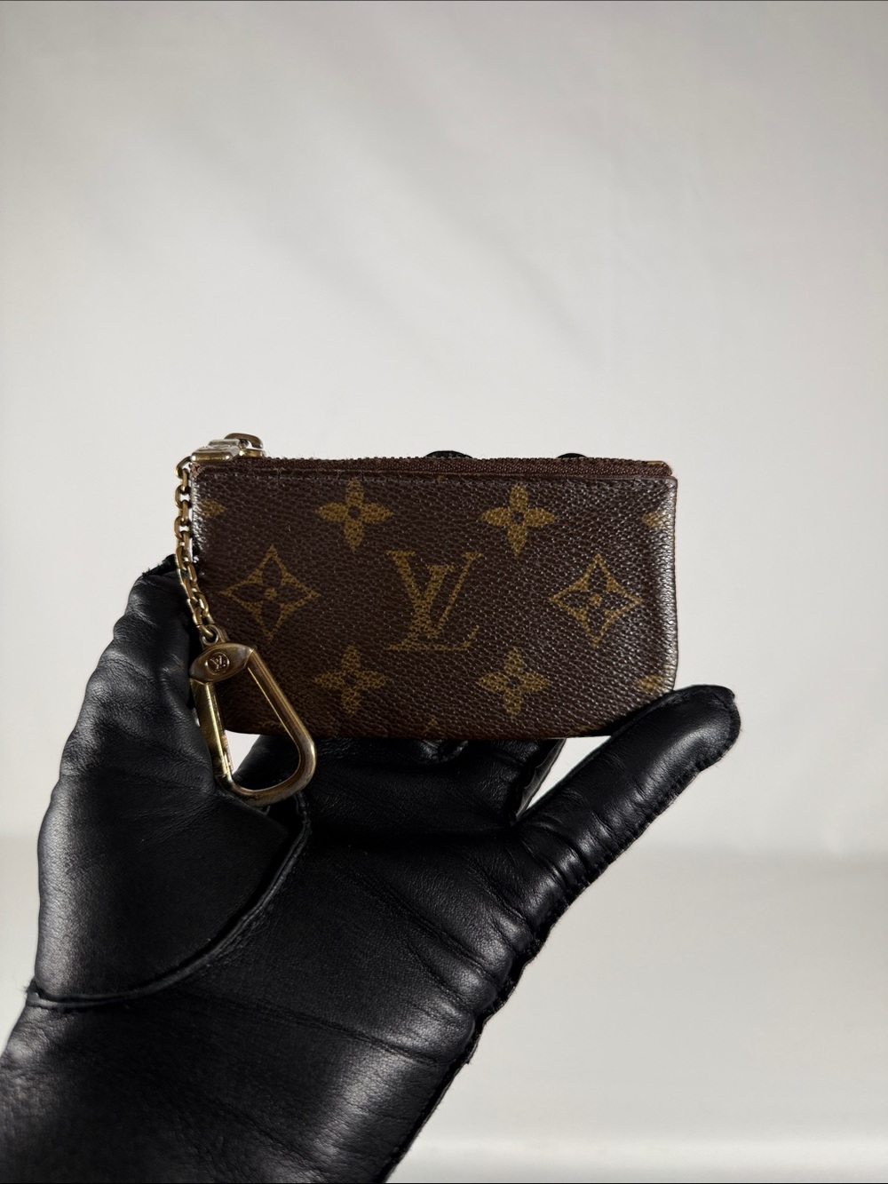 Authentic Vuitton Monogram Canvas Key Cles